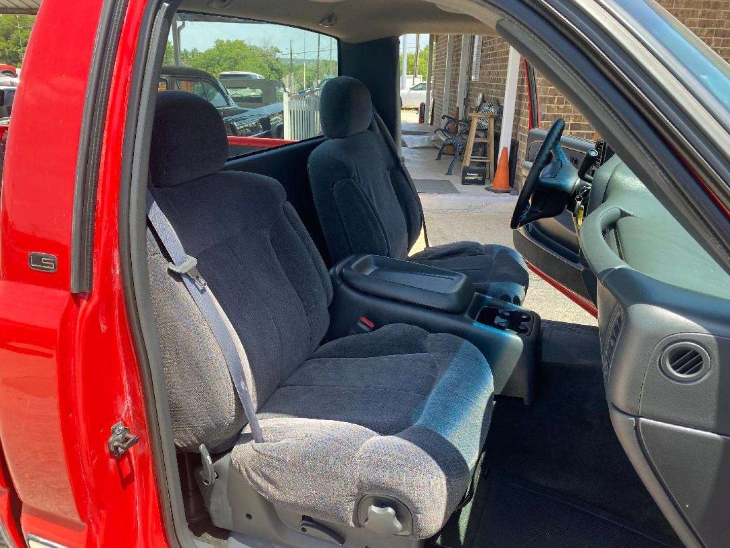 1999 Red /Gray Chevrolet Silverado 1500 (1GCEC14TXXZ) with an 5.3L V8 F OHV 16V engine, AUTOMATIC transmission, located at 1687 Business 35 S, New Braunfels, TX, 78130, (830) 625-7159, 29.655487, -98.051491 - Photo#9