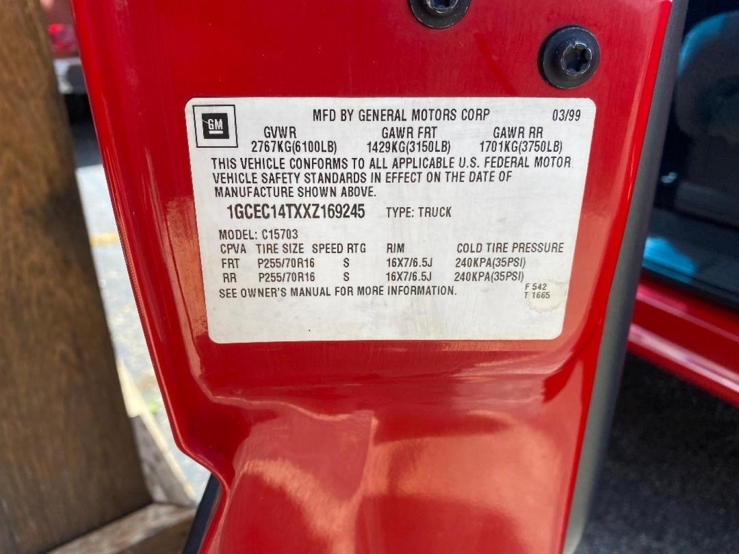 1999 Red /Gray Chevrolet Silverado 1500 (1GCEC14TXXZ) with an 5.3L V8 F OHV 16V engine, AUTOMATIC transmission, located at 1687 Business 35 S, New Braunfels, TX, 78130, (830) 625-7159, 29.655487, -98.051491 - Photo#20