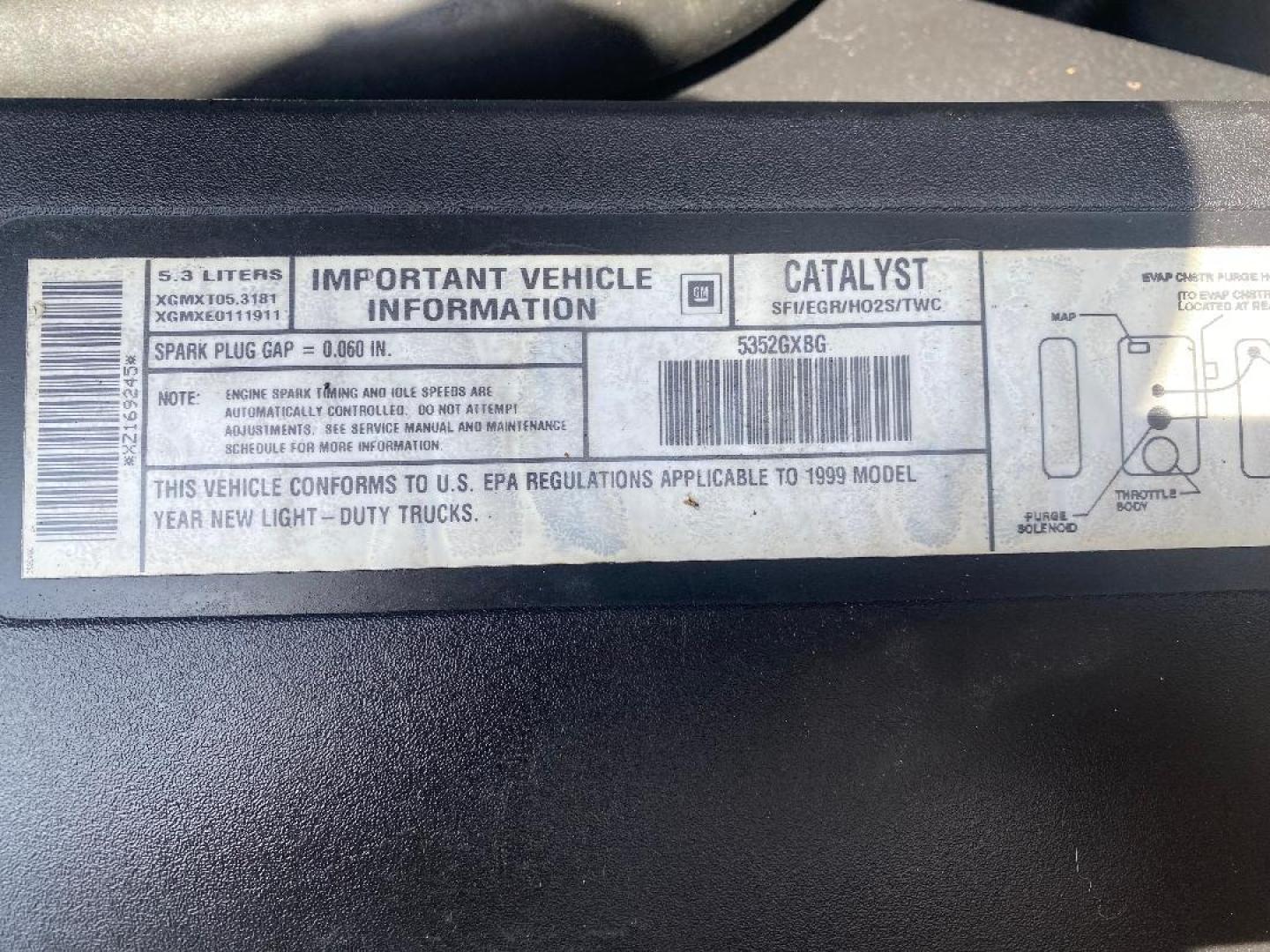 1999 Red /Gray Chevrolet Silverado 1500 (1GCEC14TXXZ) with an 5.3L V8 F OHV 16V engine, AUTOMATIC transmission, located at 1687 Business 35 S, New Braunfels, TX, 78130, (830) 625-7159, 29.655487, -98.051491 - Photo#21