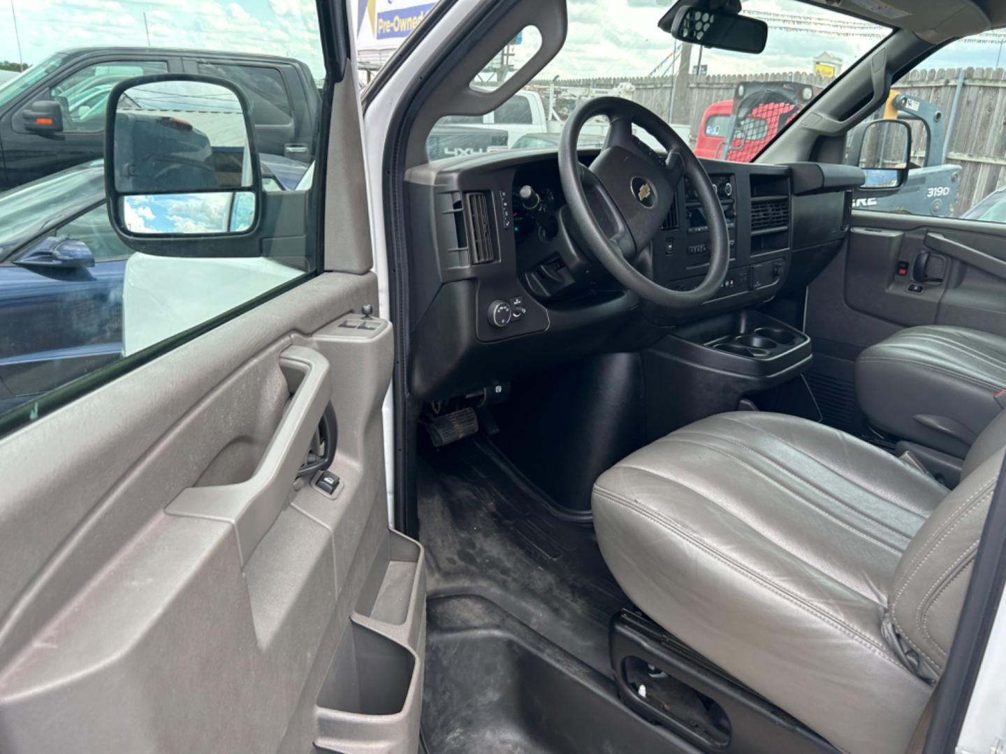 2021 White Chevrolet Express 2500 Cargo (1GCWGAFP4M1) with an 4.3L V6 engine, 6A transmission, located at 1687 Business 35 S, New Braunfels, TX, 78130, (830) 625-7159, 29.655487, -98.051491 - Photo#10