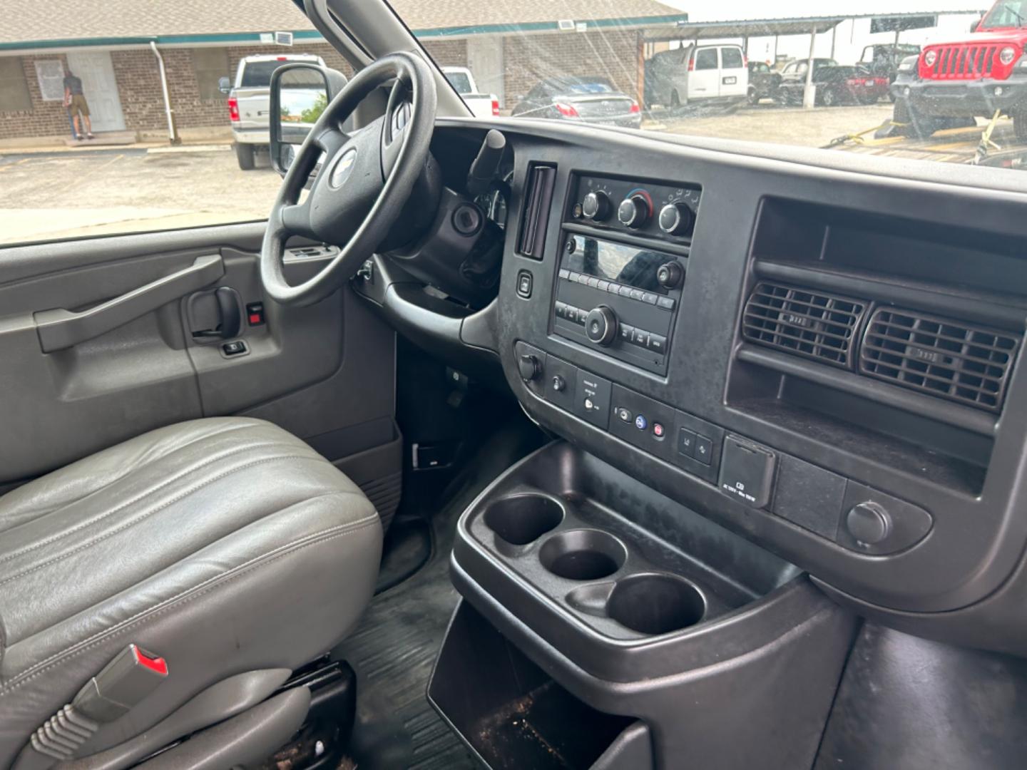 2021 White Chevrolet Express 2500 Cargo (1GCWGAFP4M1) with an 4.3L V6 engine, 6A transmission, located at 1687 Business 35 S, New Braunfels, TX, 78130, (830) 625-7159, 29.655487, -98.051491 - Photo#3