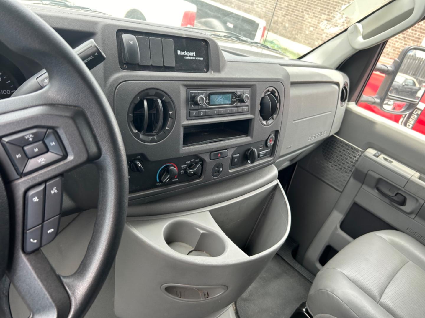 2022 White Ford Econoline E-350 Super Duty (1FDWE3FK5ND) with an 7.3LV8 OHV 16V engine, located at 1687 Business 35 S, New Braunfels, TX, 78130, (830) 625-7159, 29.655487, -98.051491 - Photo#12