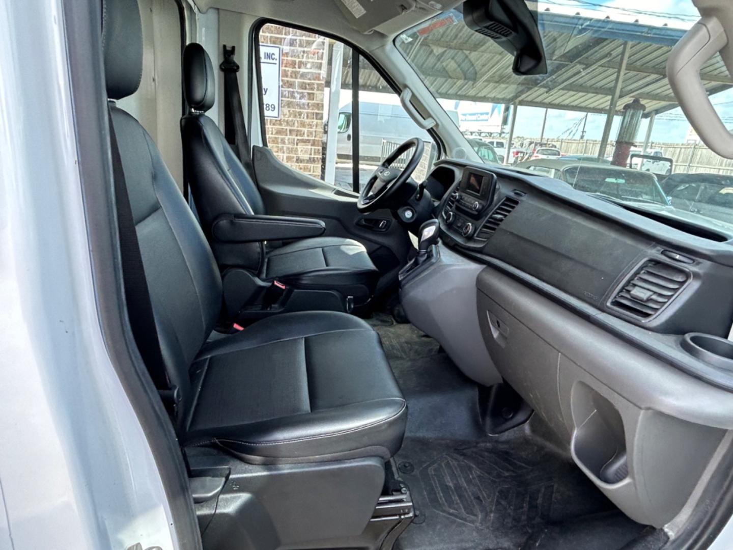 2022 White Ford Transit (1FDBF6P87NK) with an 3.5L V6 engine, Automatic transmission, located at 1687 Business 35 S, New Braunfels, TX, 78130, (830) 625-7159, 29.655487, -98.051491 - Photo#2