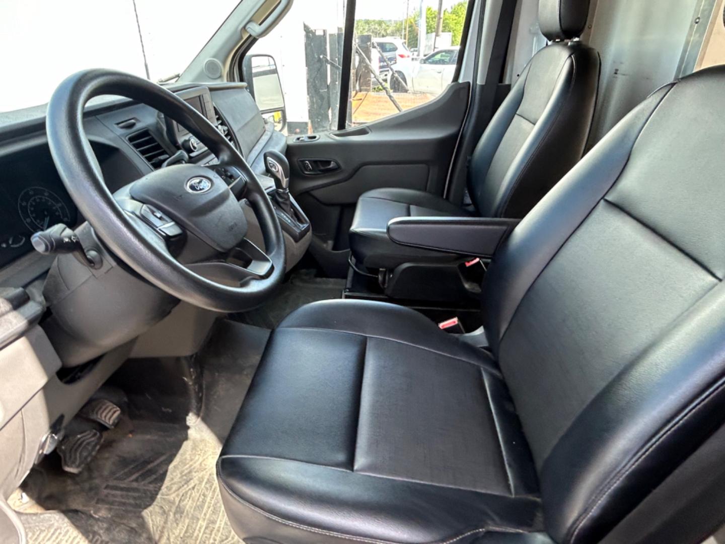 2022 White Ford Transit (1FDBF6P87NK) with an 3.5L V6 engine, Automatic transmission, located at 1687 Business 35 S, New Braunfels, TX, 78130, (830) 625-7159, 29.655487, -98.051491 - Photo#11