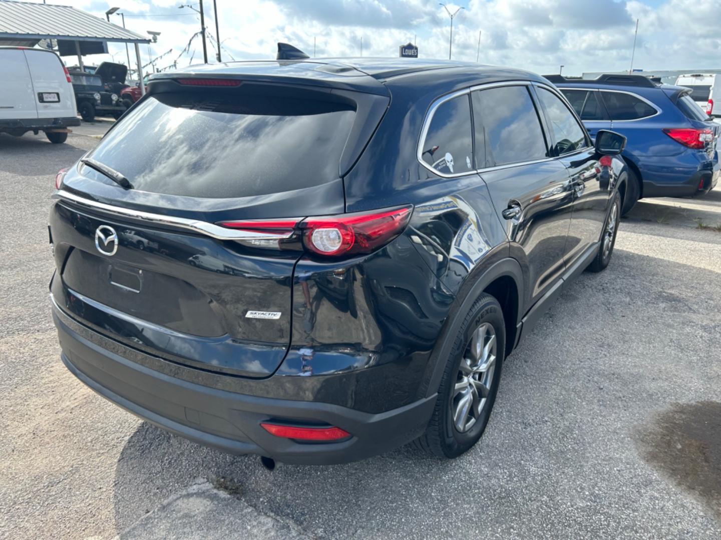 2019 Grey Mazda CX-9 Touring AWD (JM3TCBCY0K0) with an 2.5L L4 DOHC 16V engine, 6A transmission, located at 1687 Business 35 S, New Braunfels, TX, 78130, (830) 625-7159, 29.655487, -98.051491 - Photo#2