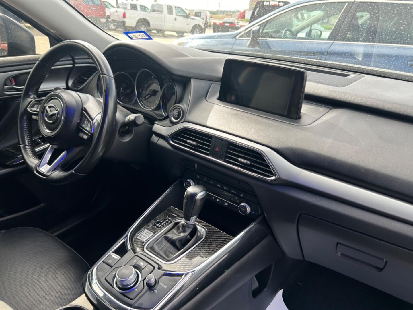 2019 Grey Mazda CX-9 Touring AWD (JM3TCBCY0K0) with an 2.5L L4 DOHC 16V engine, 6A transmission, located at 1687 Business 35 S, New Braunfels, TX, 78130, (830) 625-7159, 29.655487, -98.051491 - Photo#8