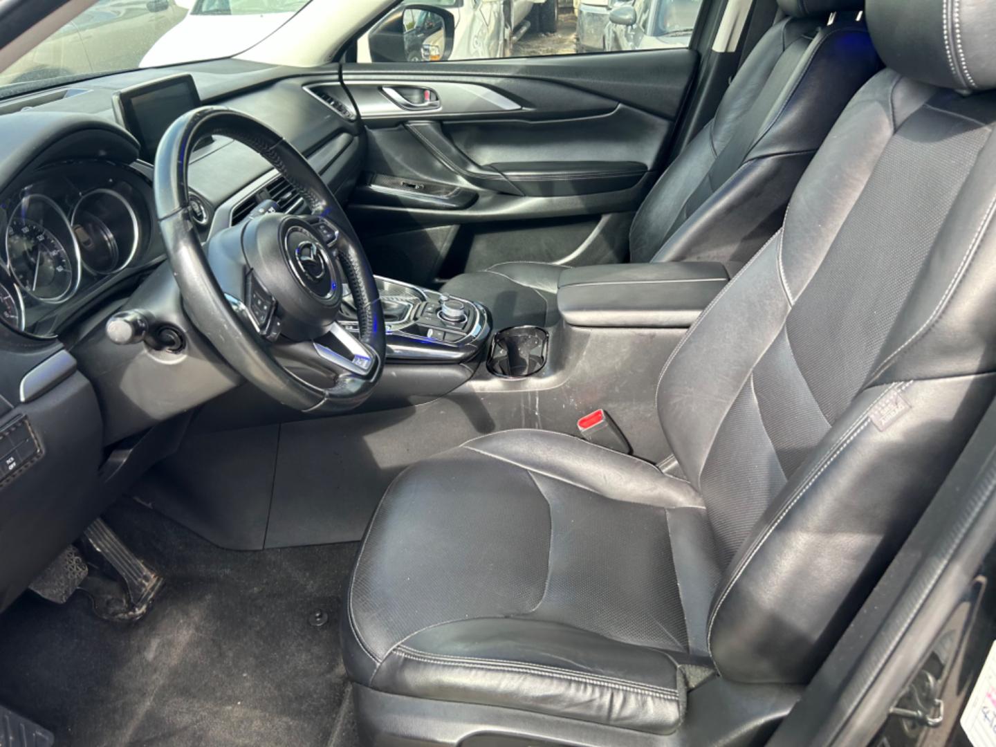 2019 Grey Mazda CX-9 Touring AWD (JM3TCBCY0K0) with an 2.5L L4 DOHC 16V engine, 6A transmission, located at 1687 Business 35 S, New Braunfels, TX, 78130, (830) 625-7159, 29.655487, -98.051491 - Photo#4