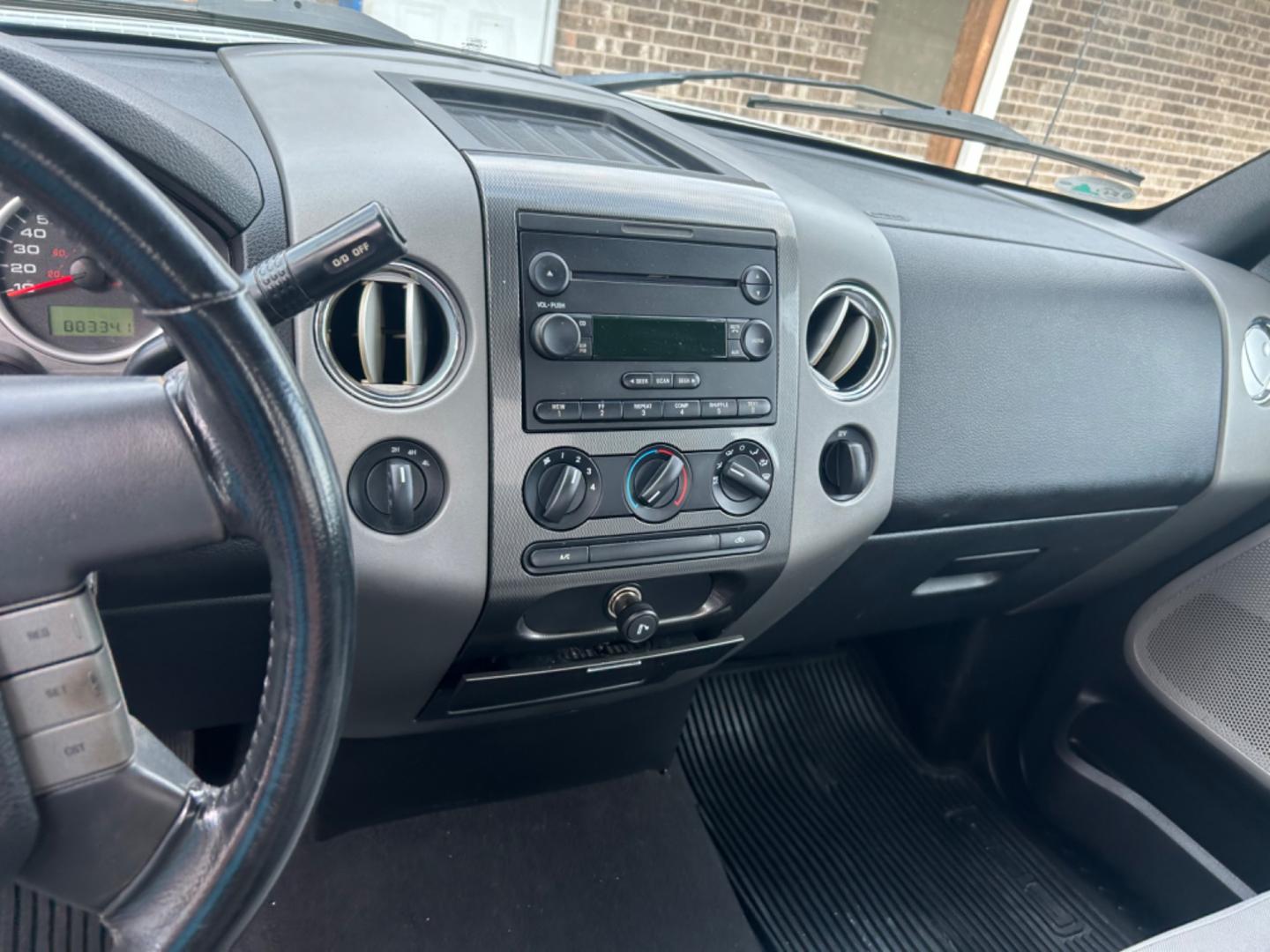 2004 Silver Ford F-150 FX4 4WD (1FTRF14524N) with an 5.4L V6 SOHC 16V engine, 4-Speed Automatic Overdrive transmission, located at 1687 Business 35 S, New Braunfels, TX, 78130, (830) 625-7159, 29.655487, -98.051491 - Photo#12