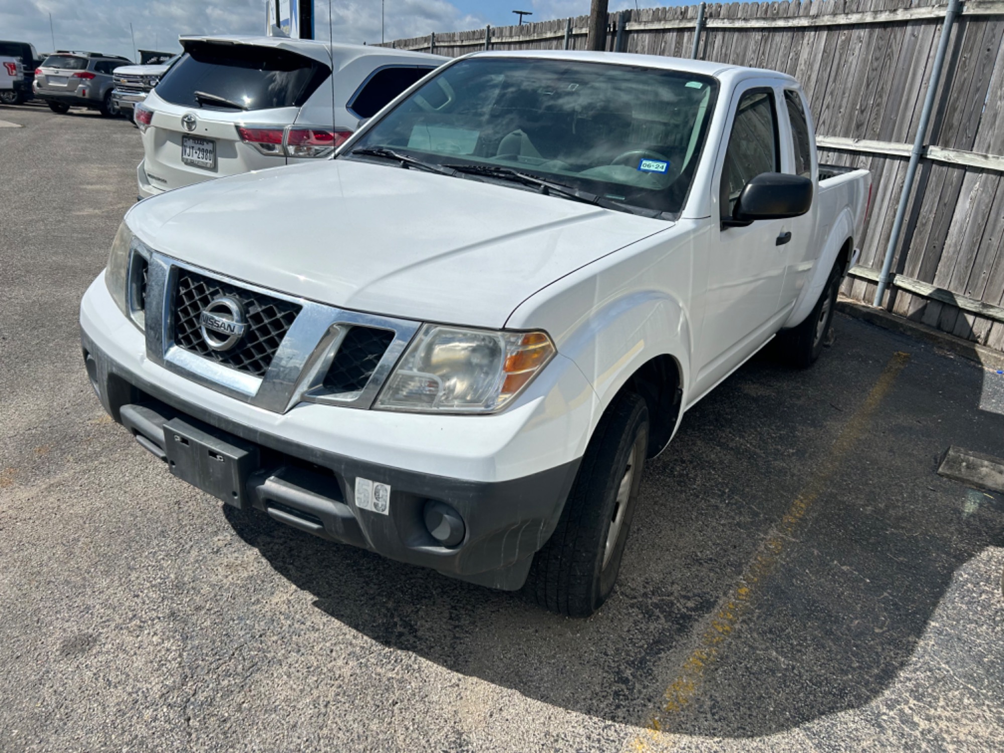 photo of 2017 Nissan Frontier SV King Cab I4 5MT 2WD