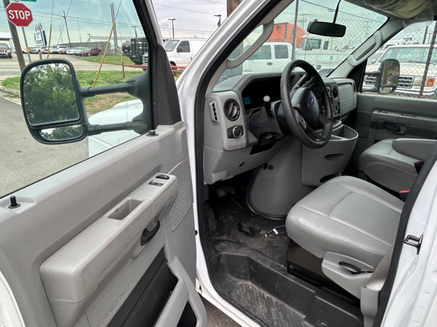 2022 Yellow Ford Econoline E-350 Super Duty (1FDWE3FKXND) with an 7.3LV8 OHV 16V engine, located at 1687 Business 35 S, New Braunfels, TX, 78130, (830) 625-7159, 29.655487, -98.051491 - Photo#8