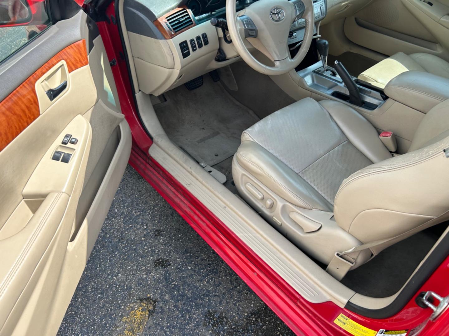 2007 Red Toyota Camry Solara SE Convertible (4T1FA38P77U) with an 3.3L V6 DOHC 24V engine, located at 1687 Business 35 S, New Braunfels, TX, 78130, (830) 625-7159, 29.655487, -98.051491 - Photo#4