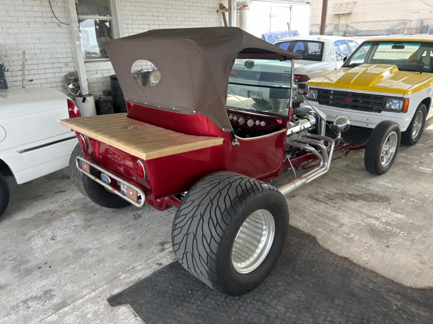 1923 Maroon /Tan Ford T-Bucket (SW123060) with an 350 V8 Chevrolet engine, Automatic transmission, located at 1687 Business 35 S, New Braunfels, TX, 78130, (830) 625-7159, 29.655487, -98.051491 - Pro built 1923 T-Bucket Replica Automatic with a 350 V8 built by Parkes Engines Seguin Texas. - Photo#2