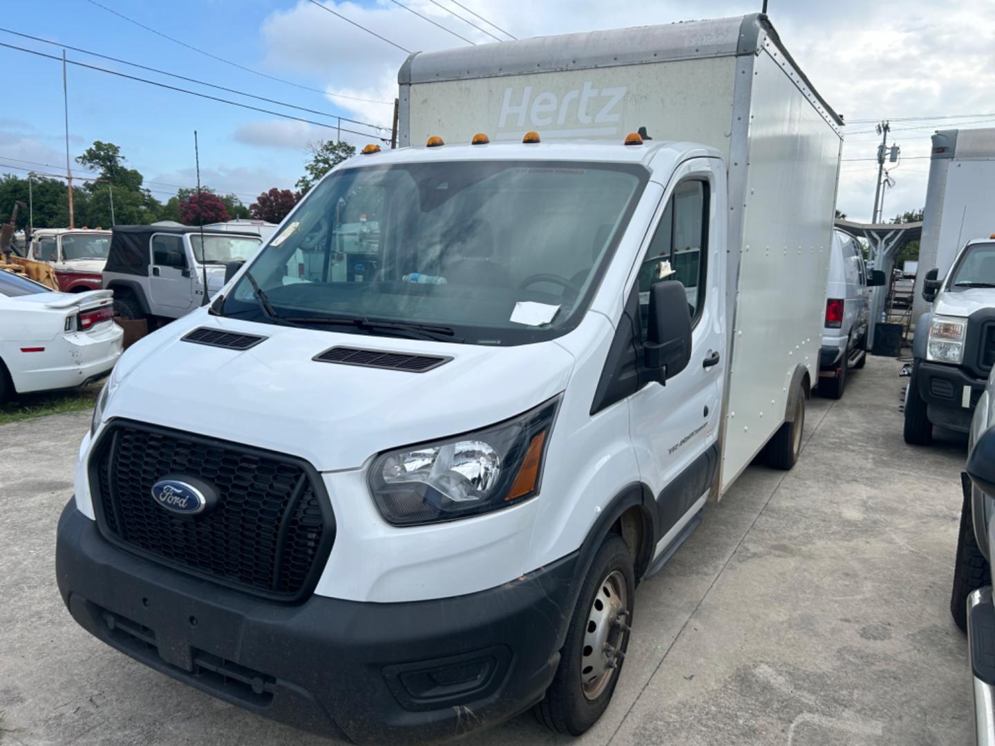 2022 White Ford Transit T-350 HD DRW (1FDBF6P8XNK) with an 3.5L V6 DOHC 24V engine, located at 1687 Business 35 S, New Braunfels, TX, 78130, (830) 625-7159, 29.655487, -98.051491 - Photo#0