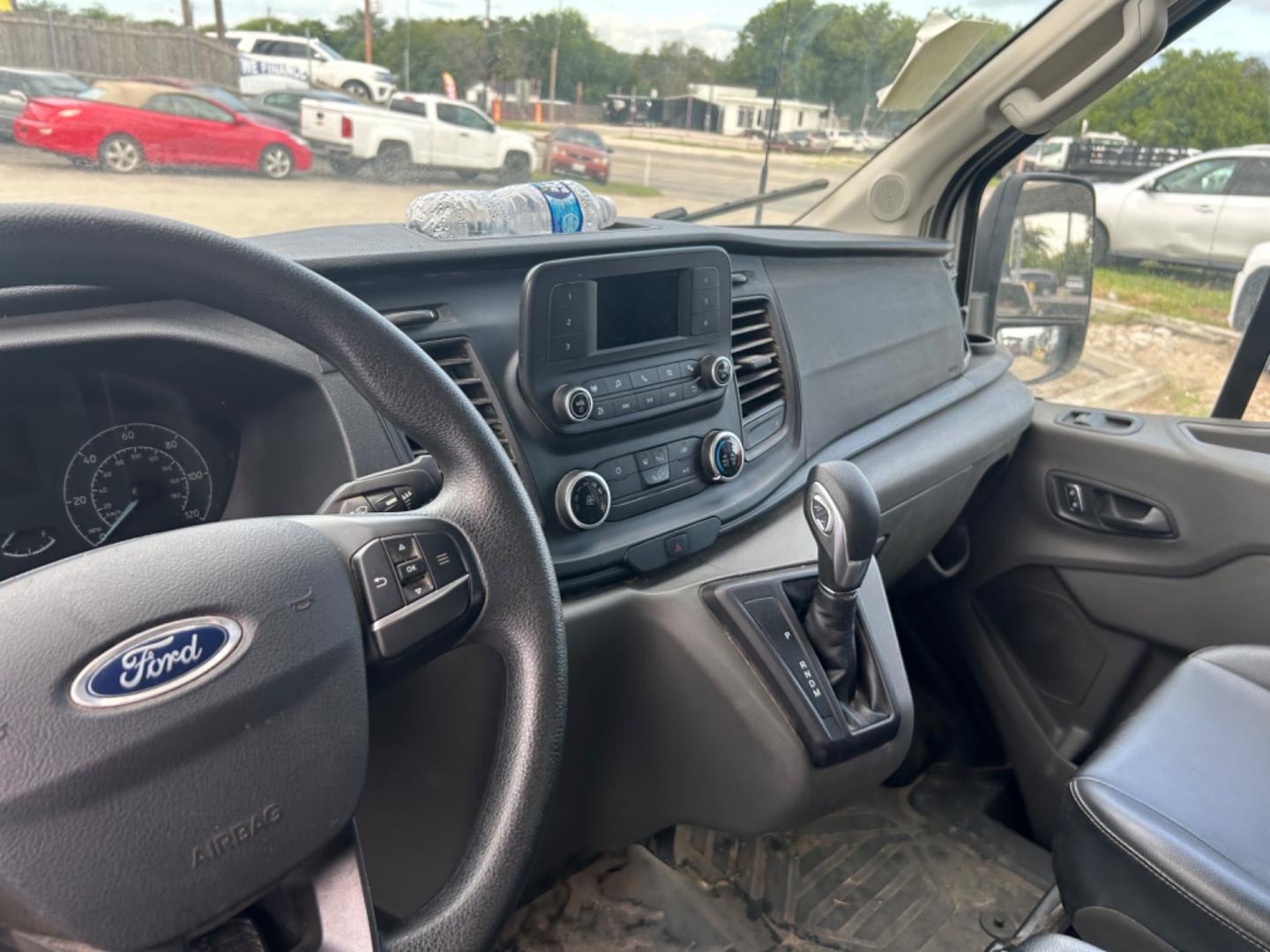 2022 White Ford Transit T-350 HD DRW (1FDBF6P8XNK) with an 3.5L V6 DOHC 24V engine, located at 1687 Business 35 S, New Braunfels, TX, 78130, (830) 625-7159, 29.655487, -98.051491 - Photo#12