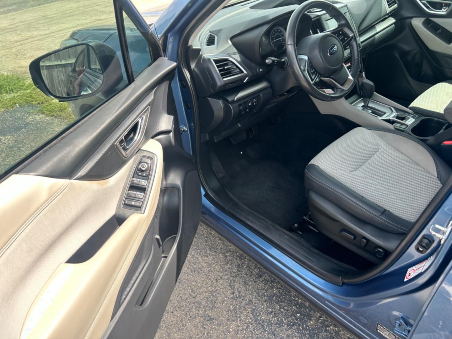 2019 Blue Subaru Forester Premium (JF2SKAGC4KH) with an 2.5L H4 SOHC 16V engine, CVT transmission, located at 1687 Business 35 S, New Braunfels, TX, 78130, (830) 625-7159, 29.655487, -98.051491 - Photo#9