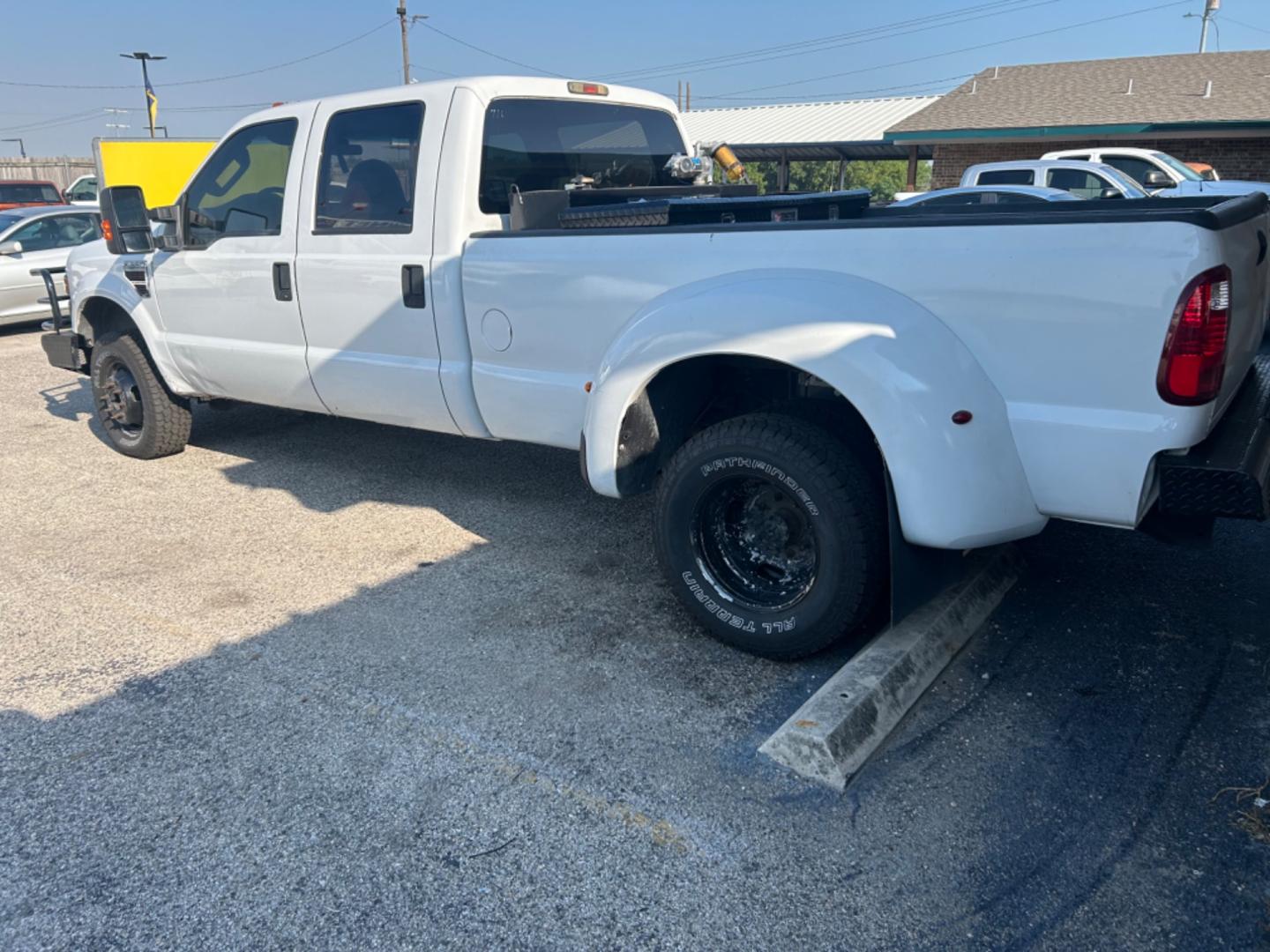 2008 White Ford F-350 SD (1FTWW33R78E) , located at 1687 Business 35 S, New Braunfels, TX, 78130, (830) 625-7159, 29.655487, -98.051491 - Photo#7