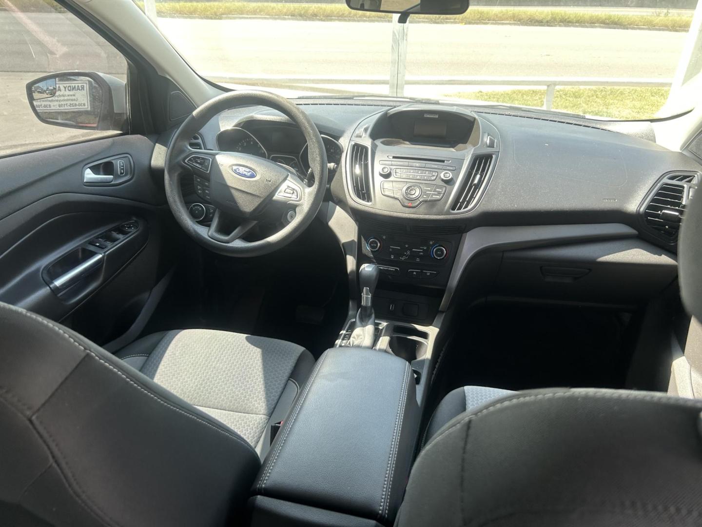 2017 White Ford Escape SE 4WD (1FMCU9GDXHU) with an 1.5L L4 DOHC 16V engine, 6A transmission, located at 1687 Business 35 S, New Braunfels, TX, 78130, (830) 625-7159, 29.655487, -98.051491 - Photo#8