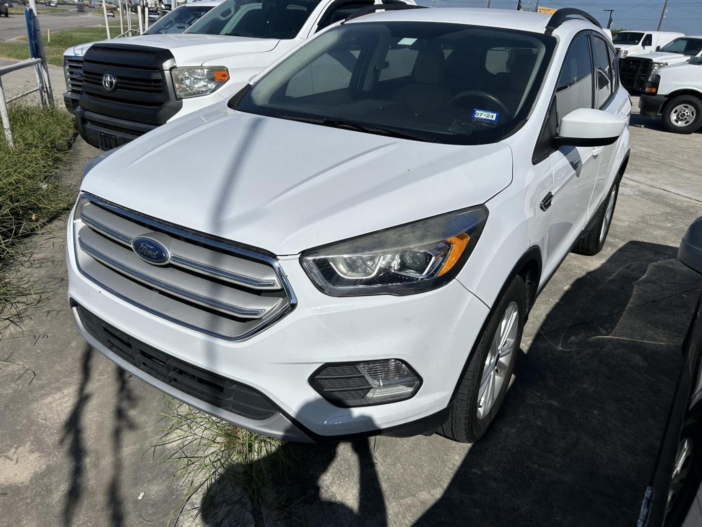 2019 White Ford Escape SEL 4WD (1FMCU9HD2KU) with an 1.5L L4 DOHC 16V engine, 6A transmission, located at 1687 Business 35 S, New Braunfels, TX, 78130, (830) 625-7159, 29.655487, -98.051491 - Photo#0