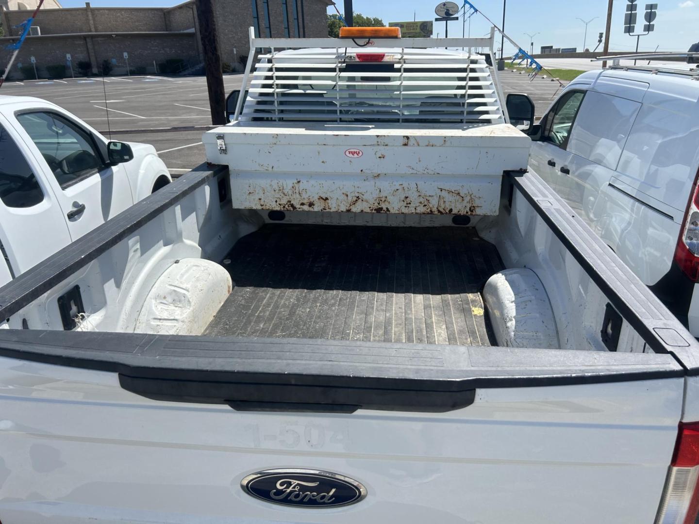 2017 White Ford F-250 SD XL 2WD (1FTBF2A67HE) with an 6.2L V8 OHV 16V engine, 6A transmission, located at 1687 Business 35 S, New Braunfels, TX, 78130, (830) 625-7159, 29.655487, -98.051491 - Photo#2