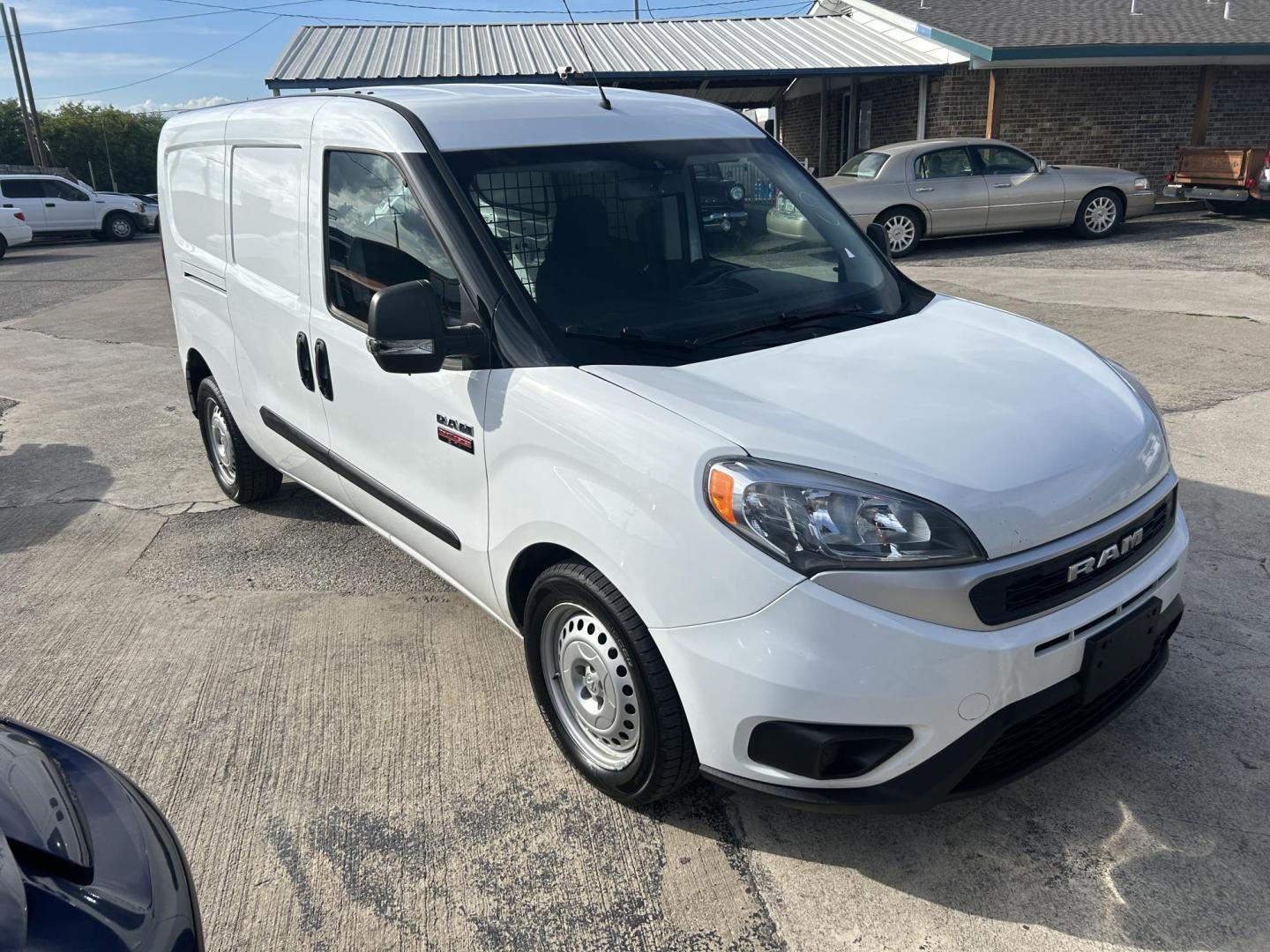 2022 White RAM ProMaster City Wagon (ZFBHRFAB5N6) with an 2.4L L4 engine, 9A transmission, located at 1687 Business 35 S, New Braunfels, TX, 78130, (830) 625-7159, 29.655487, -98.051491 - Photo#3