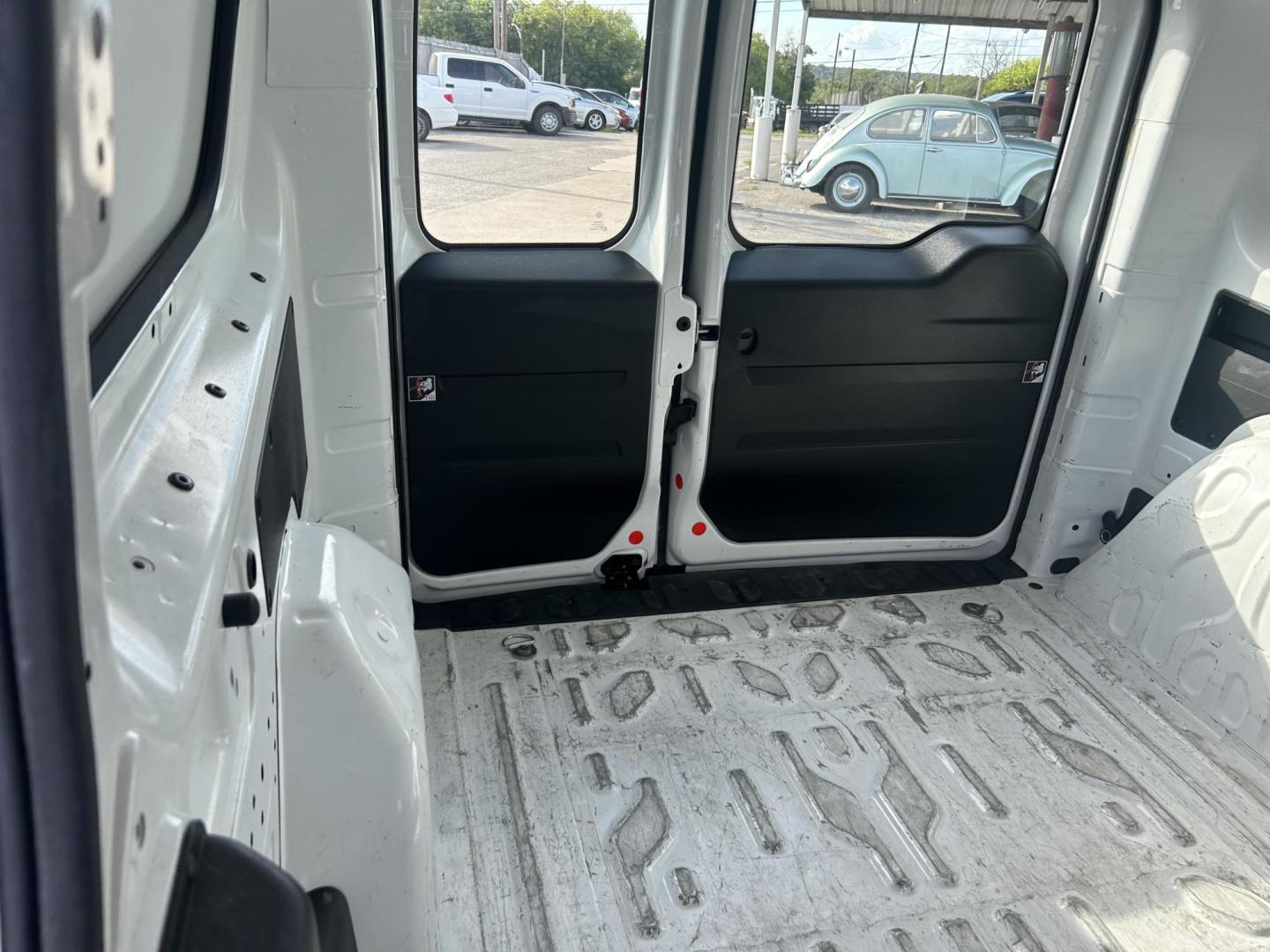 2022 White RAM ProMaster City Wagon (ZFBHRFAB5N6) with an 2.4L L4 engine, 9A transmission, located at 1687 Business 35 S, New Braunfels, TX, 78130, (830) 625-7159, 29.655487, -98.051491 - Photo#8