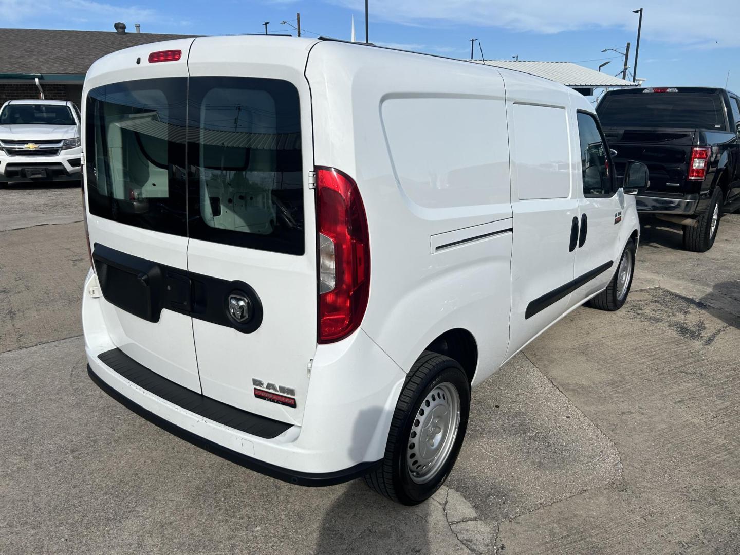 2022 White RAM ProMaster City Wagon (ZFBHRFAB5N6) with an 2.4L L4 engine, 9A transmission, located at 1687 Business 35 S, New Braunfels, TX, 78130, (830) 625-7159, 29.655487, -98.051491 - Photo#2