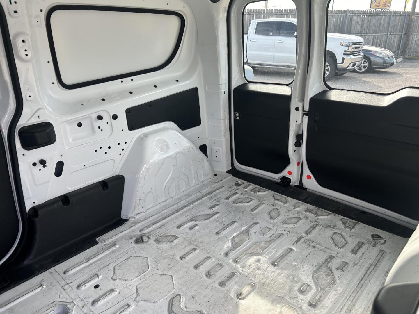 2022 White RAM ProMaster City Wagon (ZFBHRFAB5N6) with an 2.4L L4 engine, 9A transmission, located at 1687 Business 35 S, New Braunfels, TX, 78130, (830) 625-7159, 29.655487, -98.051491 - Photo#12