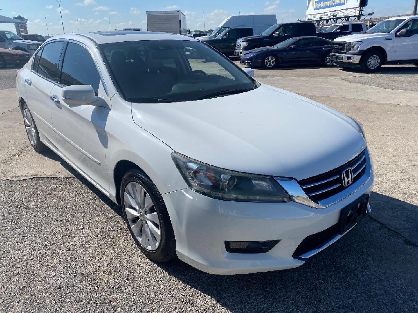 2015 /Tan Honda Accord EX-L V6 Sedan AT (1HGCR3F89FA) with an 3.5L V6 SOHC 24V engine, 6-Speed Automatic transmission, located at 1687 Business 35 S, New Braunfels, TX, 78130, (830) 625-7159, 29.655487, -98.051491 - Photo#2