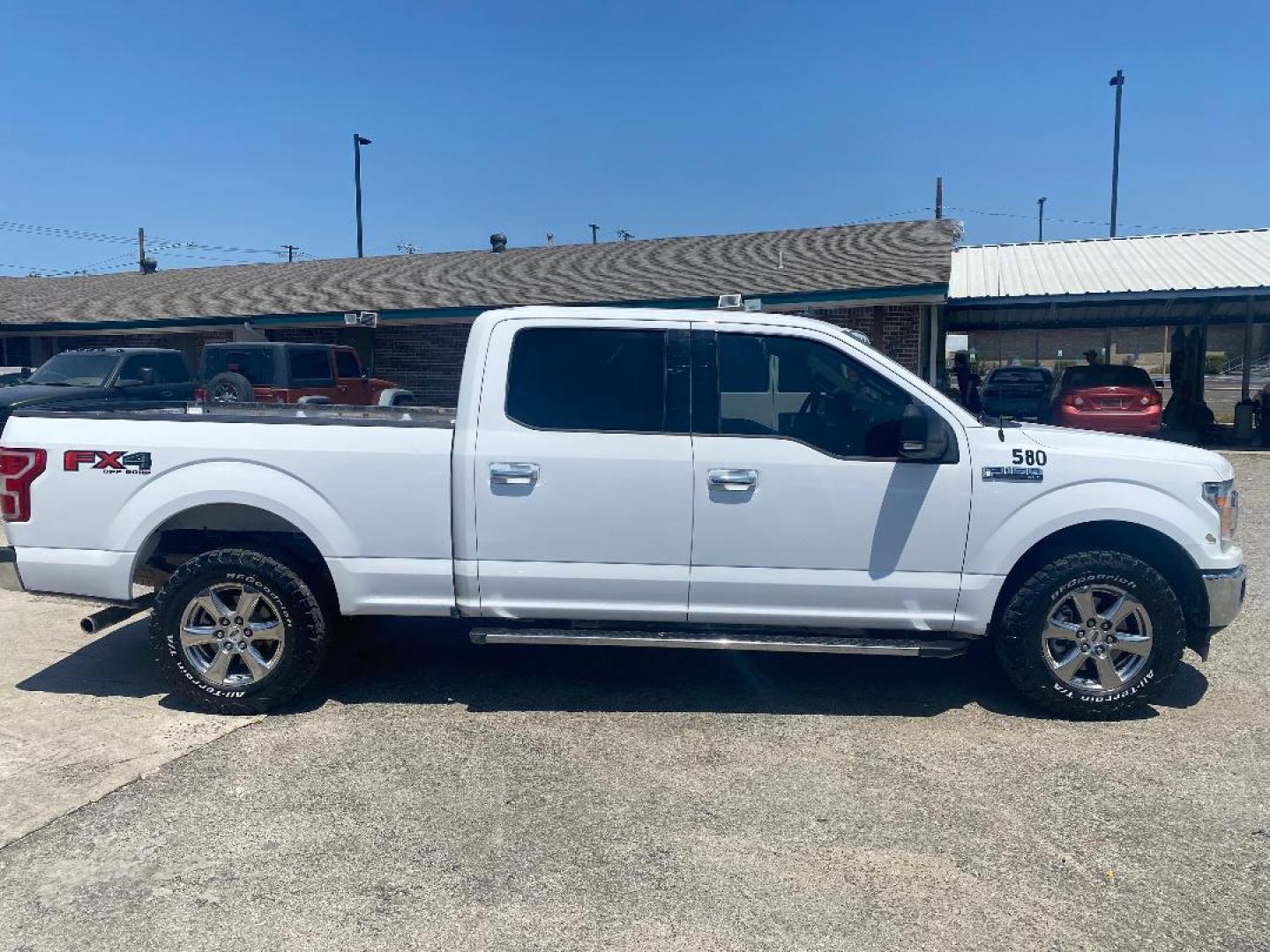 2019 White Ford F-150 XLT SuperCrew 6.5-ft. Bed 4WD (1FTFW1E52KK) with an 5.0L V8 OHV 16V engine, 6A transmission, located at 1687 Business 35 S, New Braunfels, TX, 78130, (830) 625-7159, 29.655487, -98.051491 - Photo#2