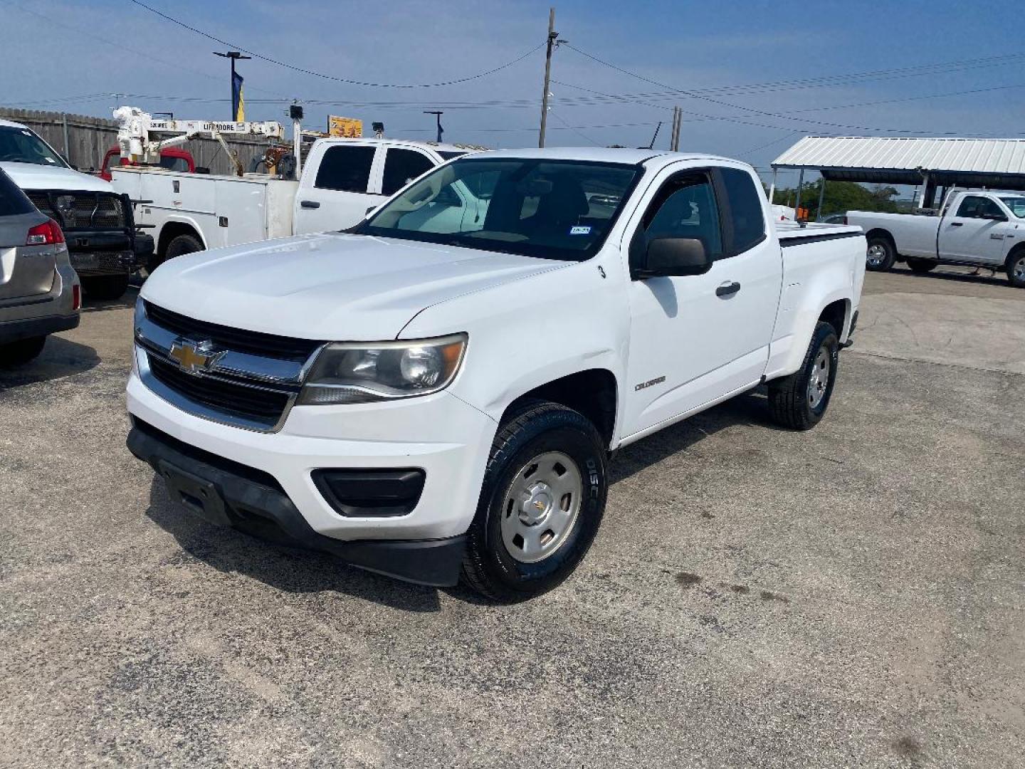 2018 White Chevrolet Colorado Work Truck Ext. Cab 2WD (1GCHSBEAXJ1) with an 2.5L L4 DOHC 16V GAS engine, 6A transmission, located at 1687 Business 35 S, New Braunfels, TX, 78130, (830) 625-7159, 29.655487, -98.051491 - Photo#0