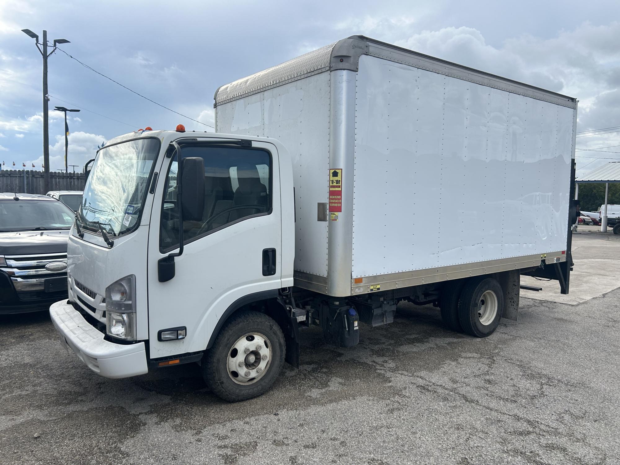 photo of 2018 Isuzu NPR -