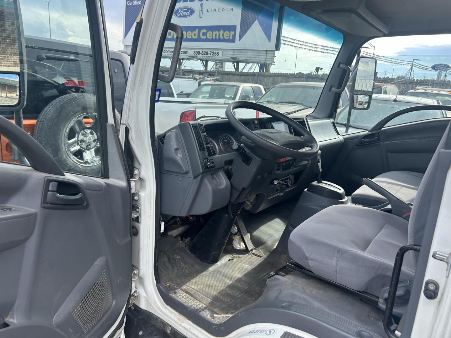 2018 White Isuzu NPR - (JALB4W178J7) , located at 1687 Business 35 S, New Braunfels, TX, 78130, (830) 625-7159, 29.655487, -98.051491 - Photo#6