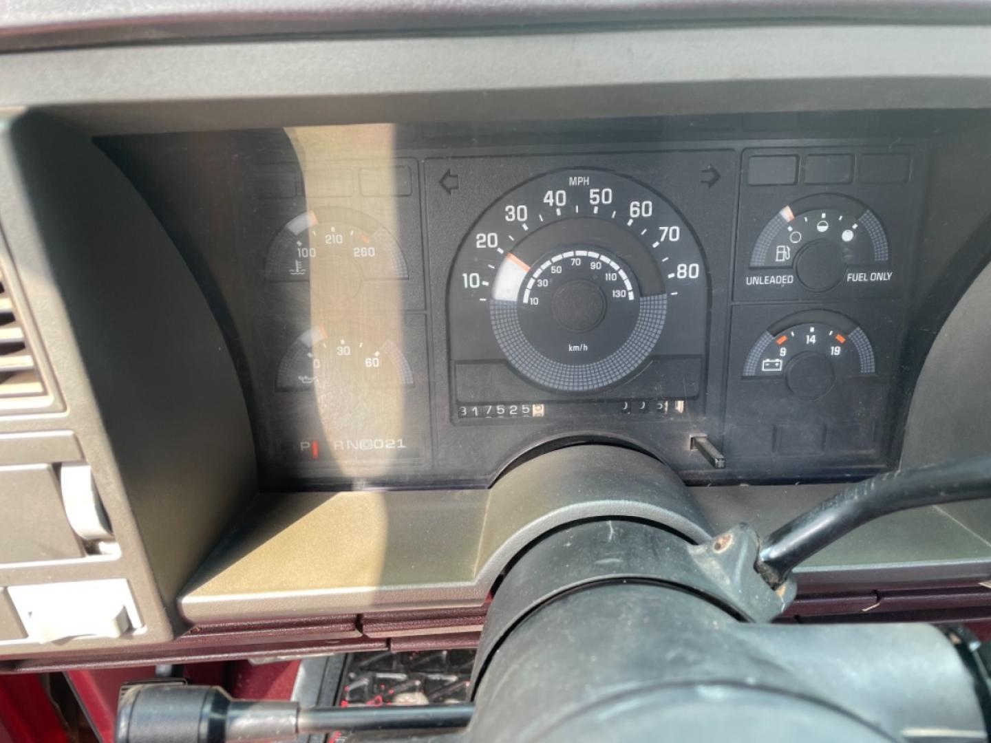 1989 Chevrolet C/K 1500 (1GCDK14K9KZ) with an 5.7L engine, Auto transmission, located at 1687 Business 35 S, New Braunfels, TX, 78130, (830) 625-7159, 29.655487, -98.051491 - Photo#4