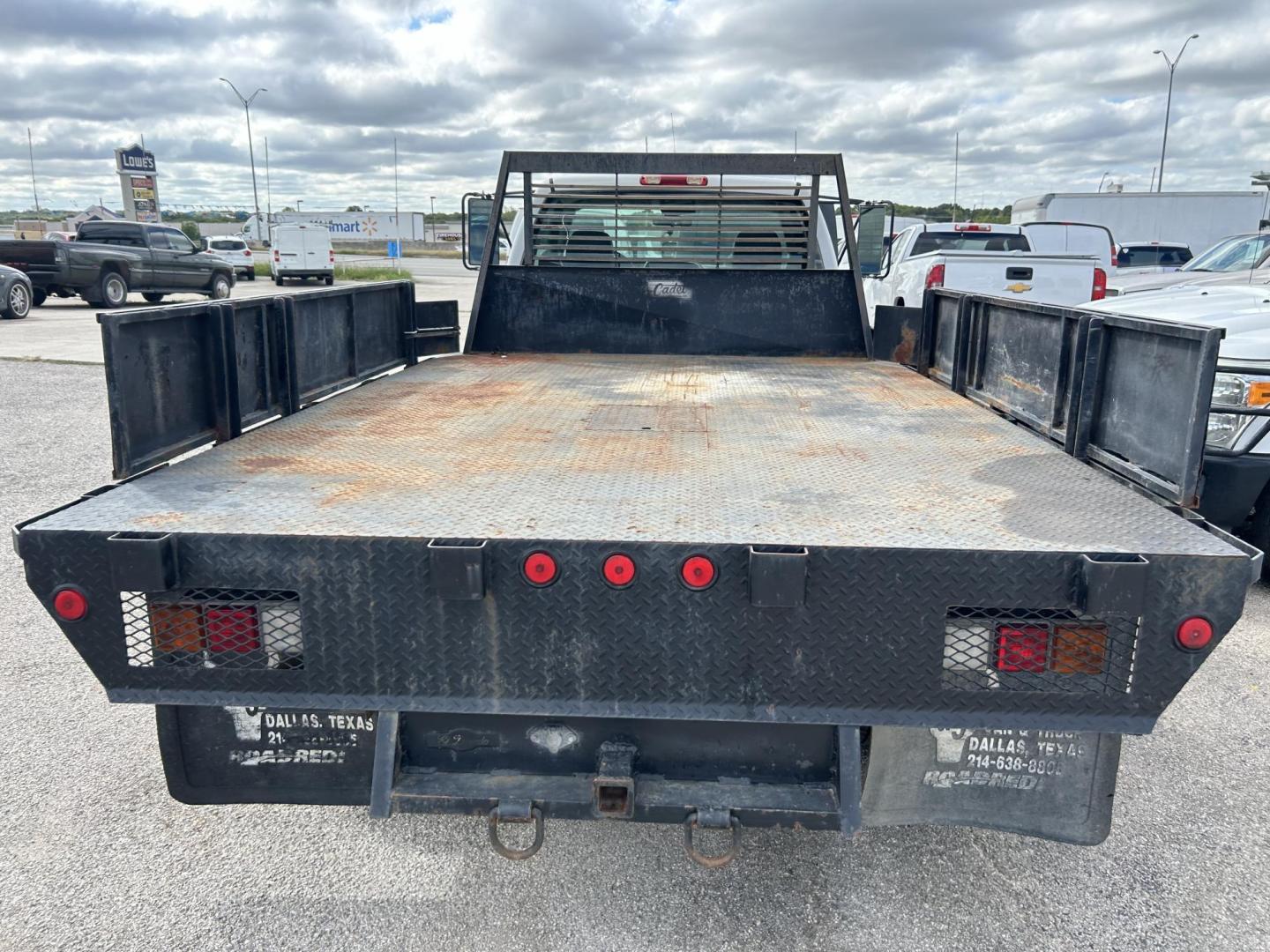 2005 White Chevrolet Silverado 3500 Regular Cab 2WD (1GBJC34275E) with an 6.6L V8 OHV 32V TURBO DIESEL engine, located at 1687 Business 35 S, New Braunfels, TX, 78130, (830) 625-7159, 29.655487, -98.051491 - Photo#4