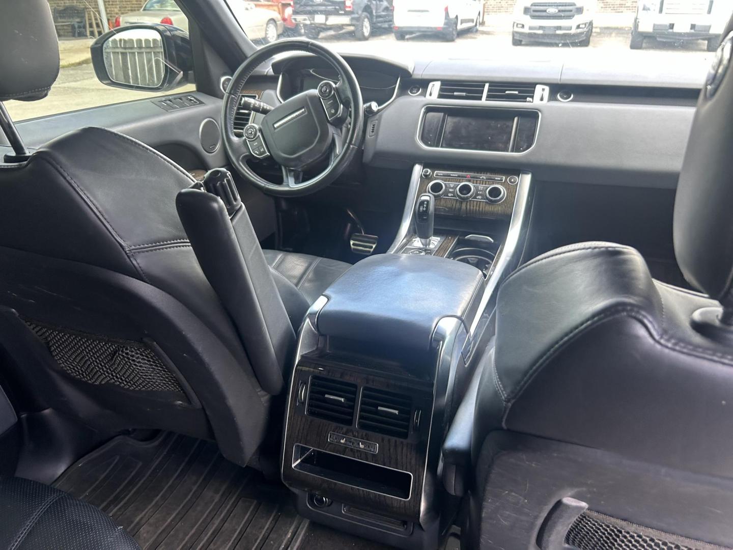 2015 White Land Rover Range Rover Sport Supercharged (SALWR2TF3FA) with an 5.0L V8 DOHC 32V SUPERCHARGED engine, 8-Speed Automatic transmission, located at 1687 Business 35 S, New Braunfels, TX, 78130, (830) 625-7159, 29.655487, -98.051491 - Photo#10