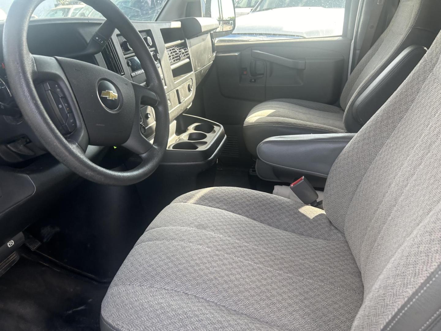 2019 Silver Chevrolet Express LS 3500 (1GAZGLFG8K1) with an 6.0L V8 OHV 16V FFV engine, 6A transmission, located at 1687 Business 35 S, New Braunfels, TX, 78130, (830) 625-7159, 29.655487, -98.051491 - Photo#5