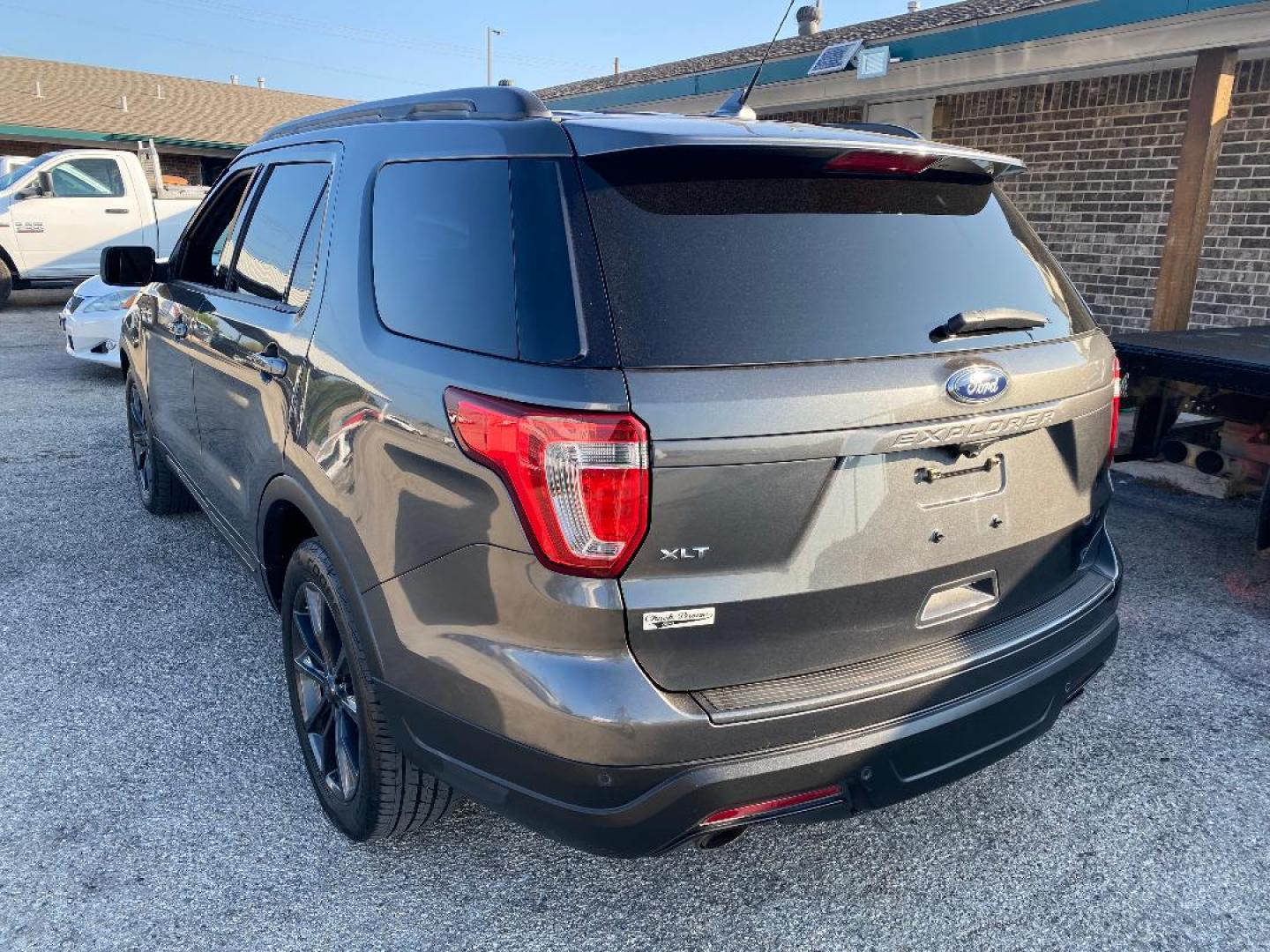 2019 Grey /Black Ford Explorer XLT FWD (1FM5K7D81KG) with an 3.5L V6 DOHC 24V engine, 6A transmission, located at 1687 Business 35 S, New Braunfels, TX, 78130, (830) 625-7159, 29.655487, -98.051491 - Photo#1