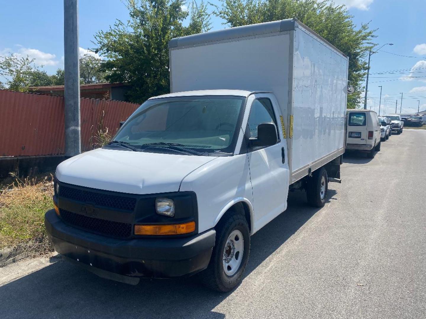 2016 Chevrolet Express G3500 139" (1GB0GRFF9G1) with an 4.8L V8 FFV engine, 6A transmission, located at 1687 Business 35 S, New Braunfels, TX, 78130, (830) 625-7159, 29.655487, -98.051491 - Photo#0