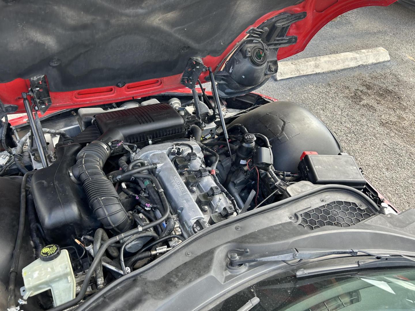 2007 Red Pontiac Solstice Base (1G2MB35B67Y) with an 2.4L L4 DOHC 16V engine, located at 1687 Business 35 S, New Braunfels, TX, 78130, (830) 625-7159, 29.655487, -98.051491 - Photo#13