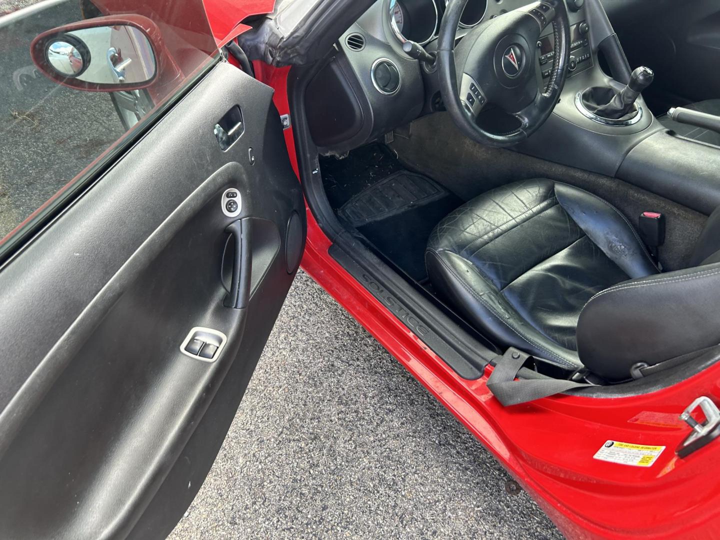 2007 Red Pontiac Solstice Base (1G2MB35B67Y) with an 2.4L L4 DOHC 16V engine, located at 1687 Business 35 S, New Braunfels, TX, 78130, (830) 625-7159, 29.655487, -98.051491 - Photo#8