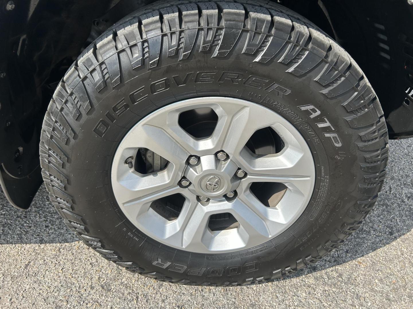 2019 Grey Toyota 4Runner Limited 2WD V6 (JTEZU5JR1K5) with an 4.0L V6 DOHC 24V engine, 5A transmission, located at 1687 Business 35 S, New Braunfels, TX, 78130, (830) 625-7159, 29.655487, -98.051491 - Photo#15