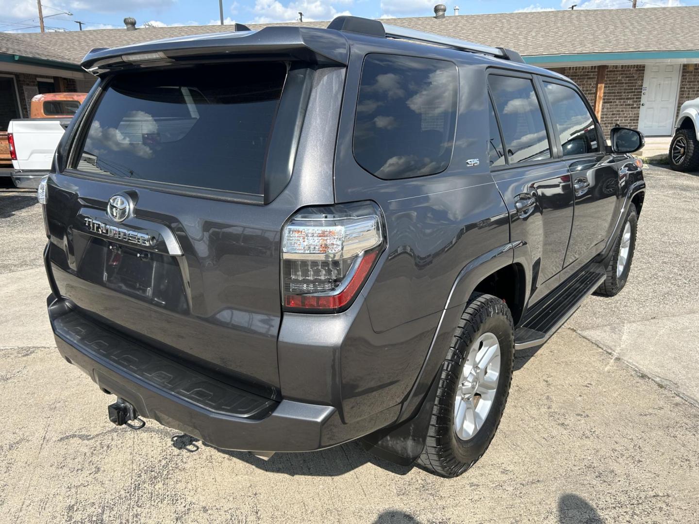 2019 Grey Toyota 4Runner Limited 2WD V6 (JTEZU5JR1K5) with an 4.0L V6 DOHC 24V engine, 5A transmission, located at 1687 Business 35 S, New Braunfels, TX, 78130, (830) 625-7159, 29.655487, -98.051491 - Photo#2