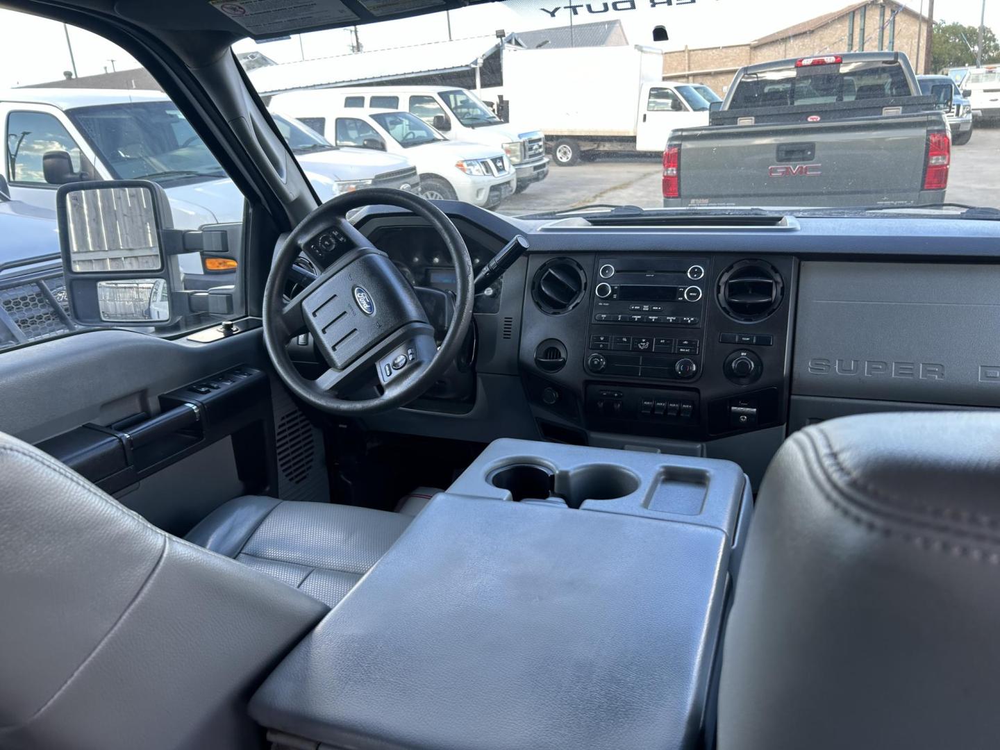 2012 White Ford F-350 SD XL Crew Cab Long Bed DRW 2WD (1FD8W3GT9CE) with an 6.7L V8 OHV 16V DIESEL engine, 6-Speed Automatic transmission, located at 1687 Business 35 S, New Braunfels, TX, 78130, (830) 625-7159, 29.655487, -98.051491 - Photo#5