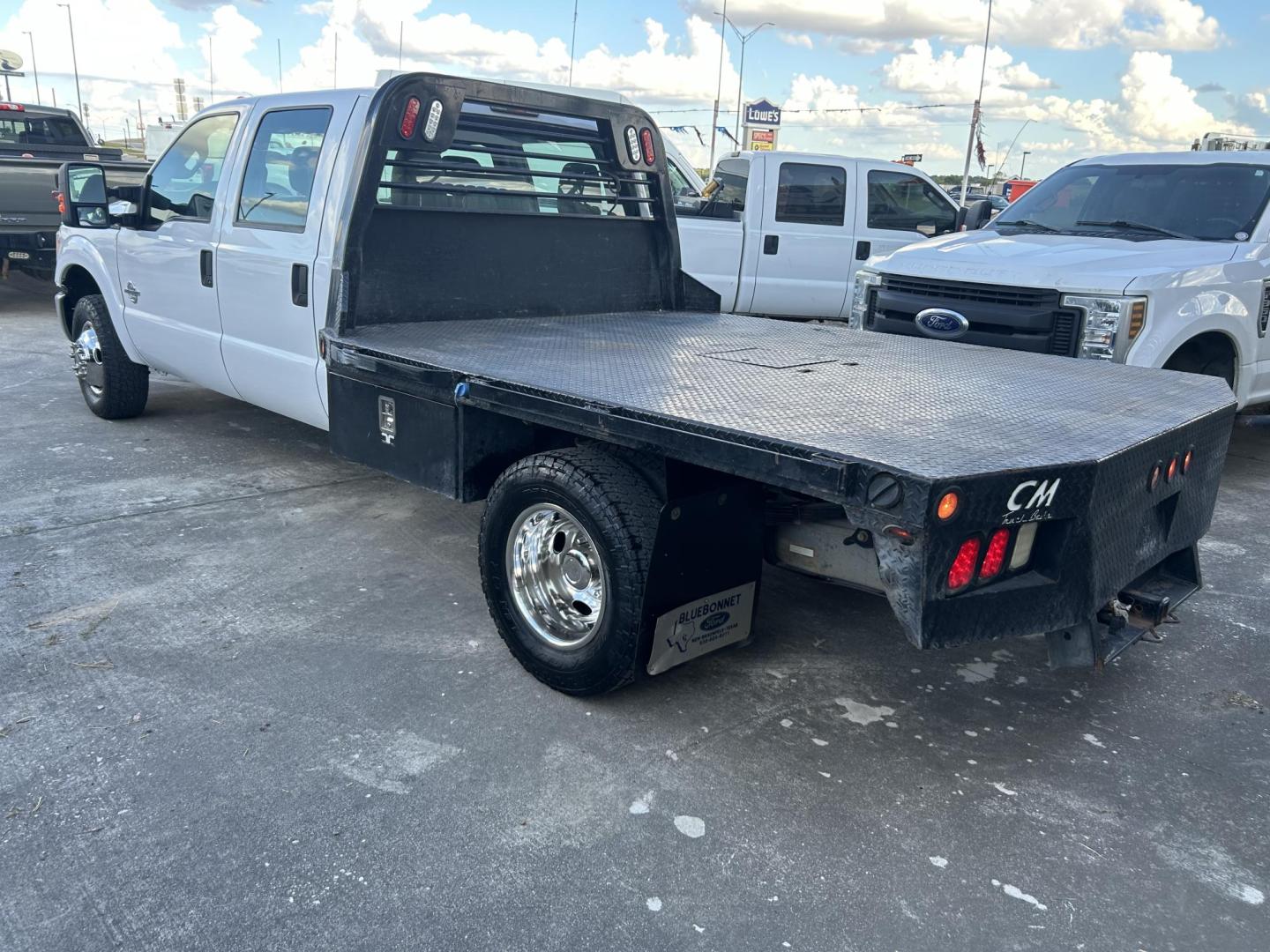 2012 White Ford F-350 SD XL Crew Cab Long Bed DRW 2WD (1FD8W3GT9CE) with an 6.7L V8 OHV 16V DIESEL engine, 6-Speed Automatic transmission, located at 1687 Business 35 S, New Braunfels, TX, 78130, (830) 625-7159, 29.655487, -98.051491 - Photo#7