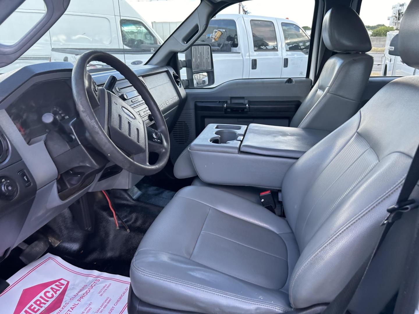 2012 White Ford F-350 SD XL Crew Cab Long Bed DRW 2WD (1FD8W3GT9CE) with an 6.7L V8 OHV 16V DIESEL engine, 6-Speed Automatic transmission, located at 1687 Business 35 S, New Braunfels, TX, 78130, (830) 625-7159, 29.655487, -98.051491 - Photo#10