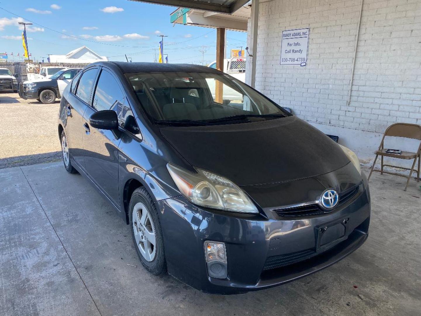 2010 Grey Toyota Prius Prius II (JTDKN3DU1A5) with an 1.8L L4 DOHC 16V engine, Continuously Variable Transmisson transmission, located at 1687 Business 35 S, New Braunfels, TX, 78130, (830) 625-7159, 29.655487, -98.051491 - Photo#3