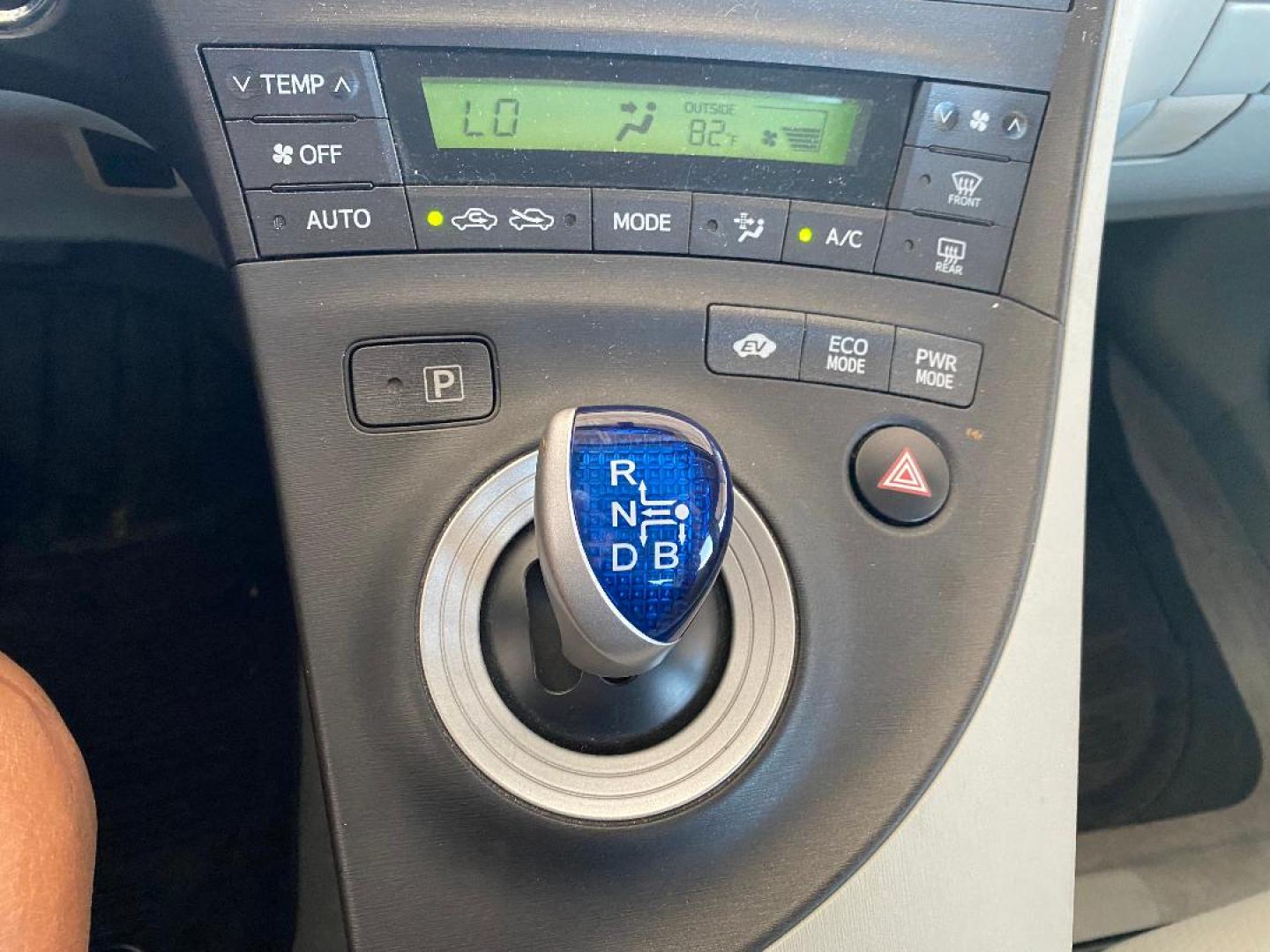 2010 Grey Toyota Prius Prius II (JTDKN3DU1A5) with an 1.8L L4 DOHC 16V engine, Continuously Variable Transmisson transmission, located at 1687 Business 35 S, New Braunfels, TX, 78130, (830) 625-7159, 29.655487, -98.051491 - Photo#12