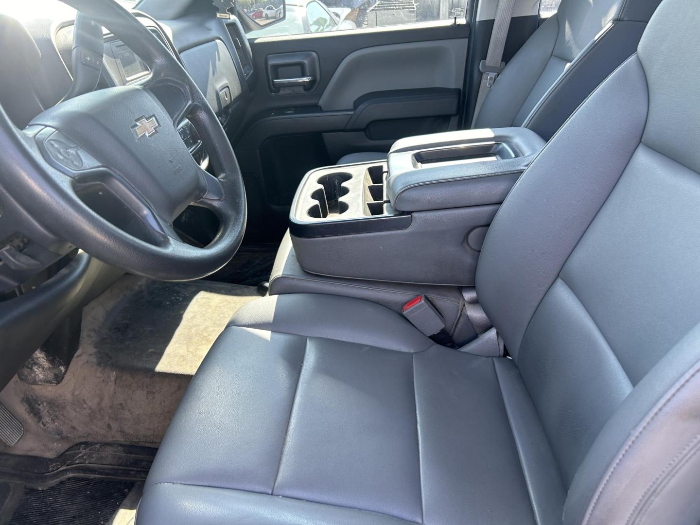 2016 White Chevrolet Silverado 1500 Work Truck Double Cab 2WD (1GCRCNEH9GZ) with an 4.3L V6 OHV 12V engine, 6A transmission, located at 1687 Business 35 S, New Braunfels, TX, 78130, (830) 625-7159, 29.655487, -98.051491 - Photo#6