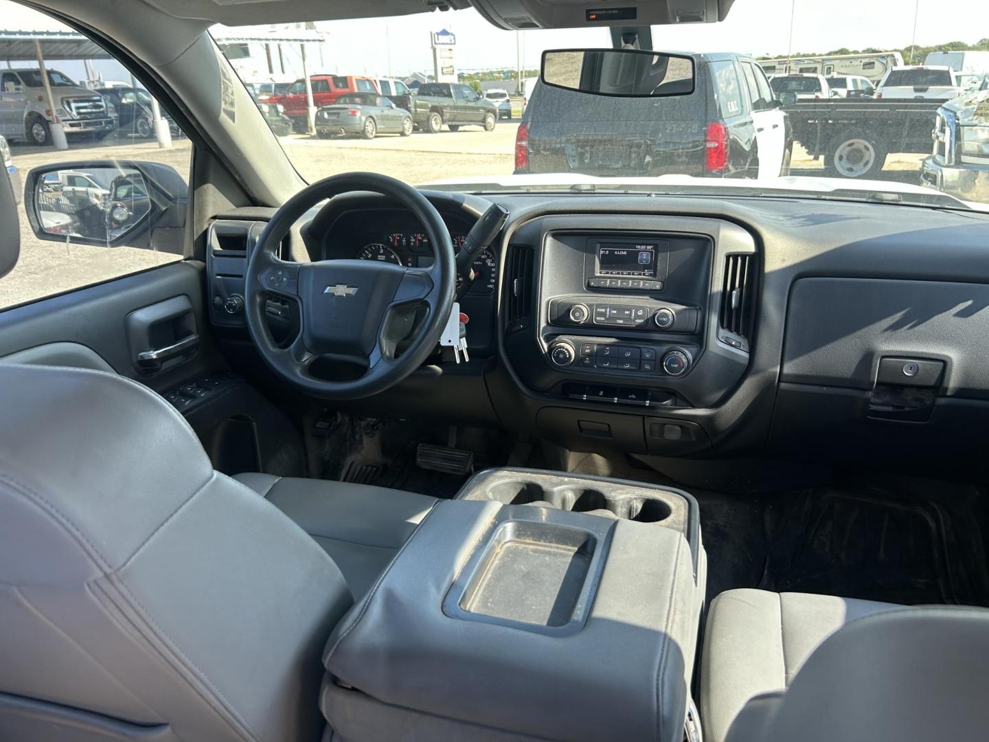 2016 White Chevrolet Silverado 1500 Work Truck Double Cab 2WD (1GCRCNEH9GZ) with an 4.3L V6 OHV 12V engine, 6A transmission, located at 1687 Business 35 S, New Braunfels, TX, 78130, (830) 625-7159, 29.655487, -98.051491 - Photo#10