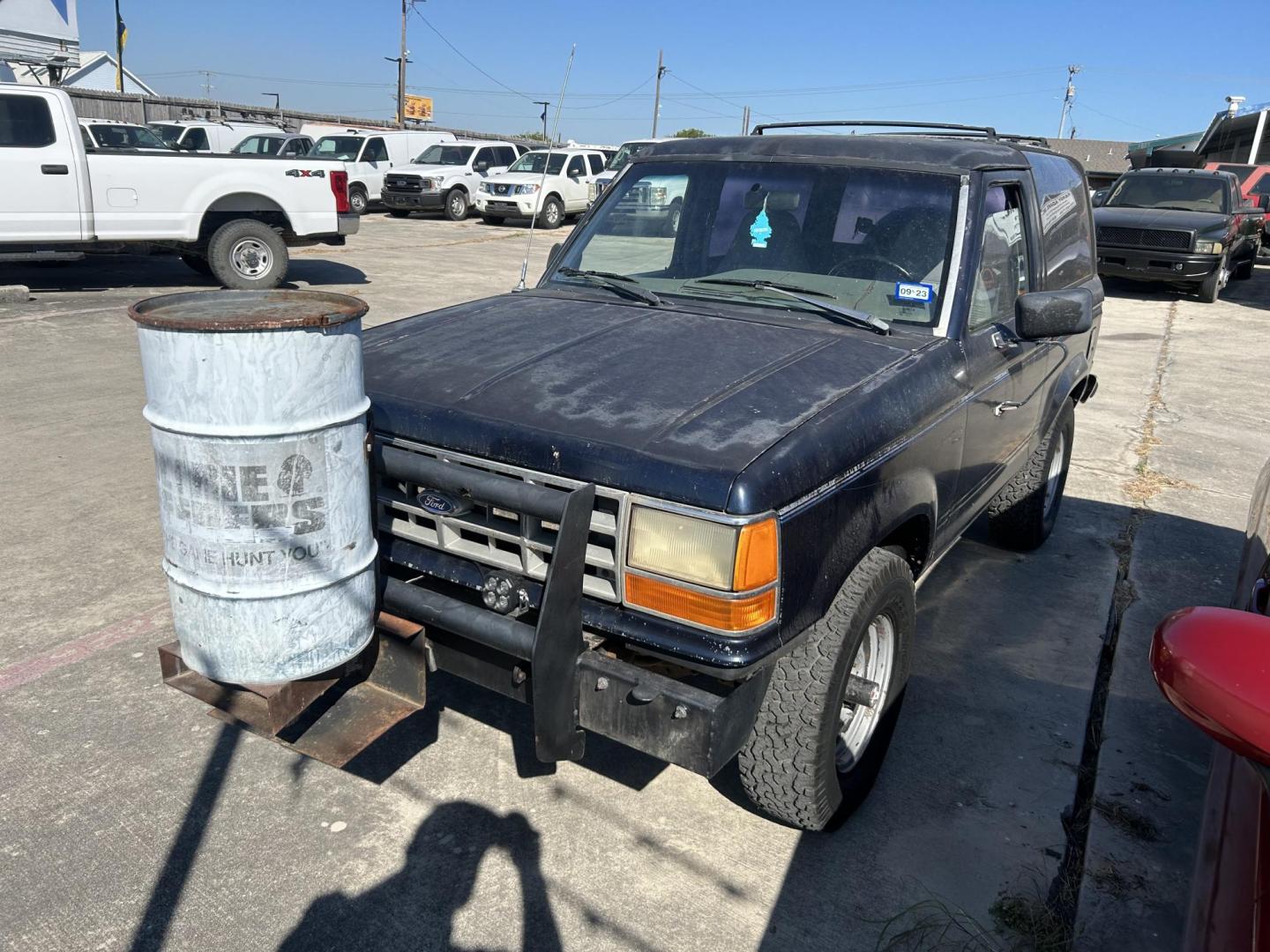 1989 Blue Ford Bronco II 4WD (1FMCU14T5KU) with an 2.9L V6 OHV 12V engine, 4-Speed Automatic Overdrive transmission, located at 1687 Business 35 S, New Braunfels, TX, 78130, (830) 625-7159, 29.655487, -98.051491 - Photo#0